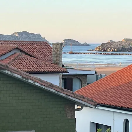 Reformado Junto A La Playa